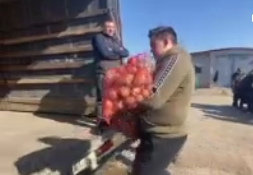 Сегодня буинцы отправили помощь в Луганск. Особенно активными были жители Чураково и Рунги (фото, видео)