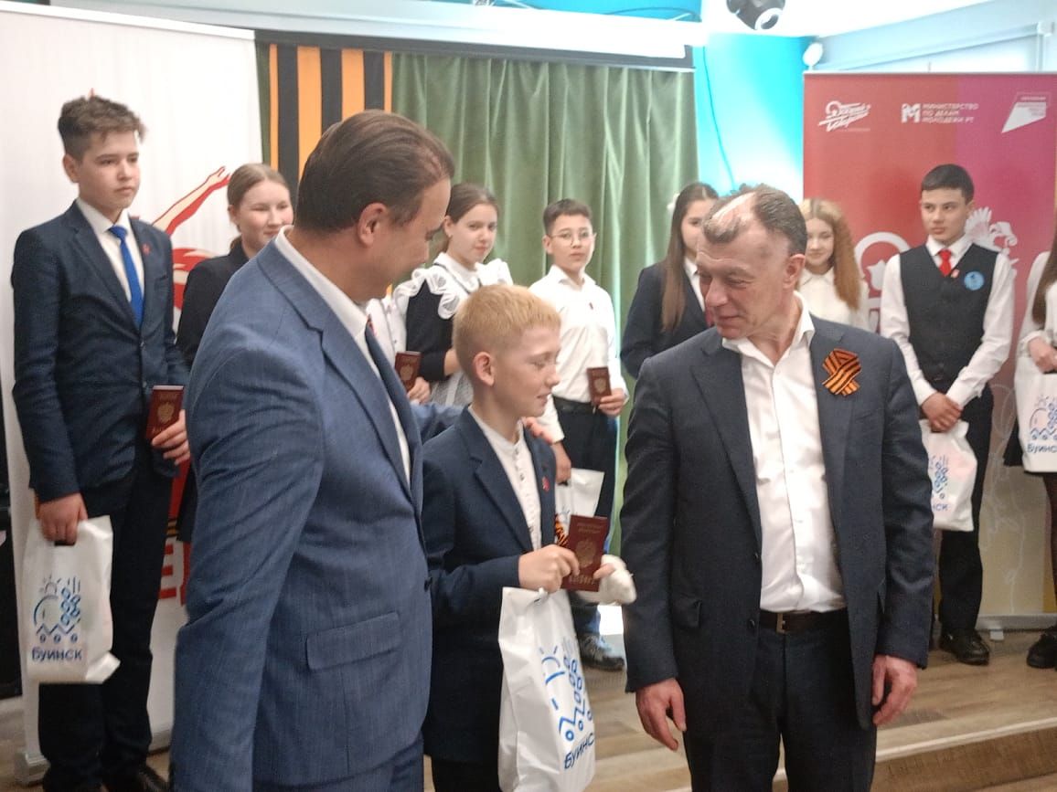 В Буинске депутат Государственной Думы встречался с ветеранами Великой Отечественной войны, в Исаково знакомился с ремонтом ФАПа, строительством пляжа (фото, видео)