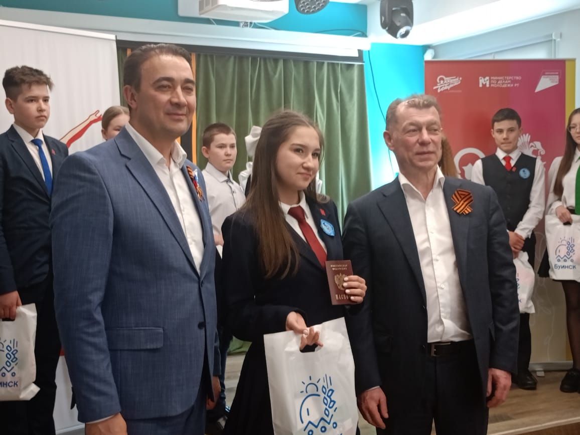 В Буинске депутат Государственной Думы встречался с ветеранами Великой Отечественной войны, в Исаково знакомился с ремонтом ФАПа, строительством пляжа (фото, видео)
