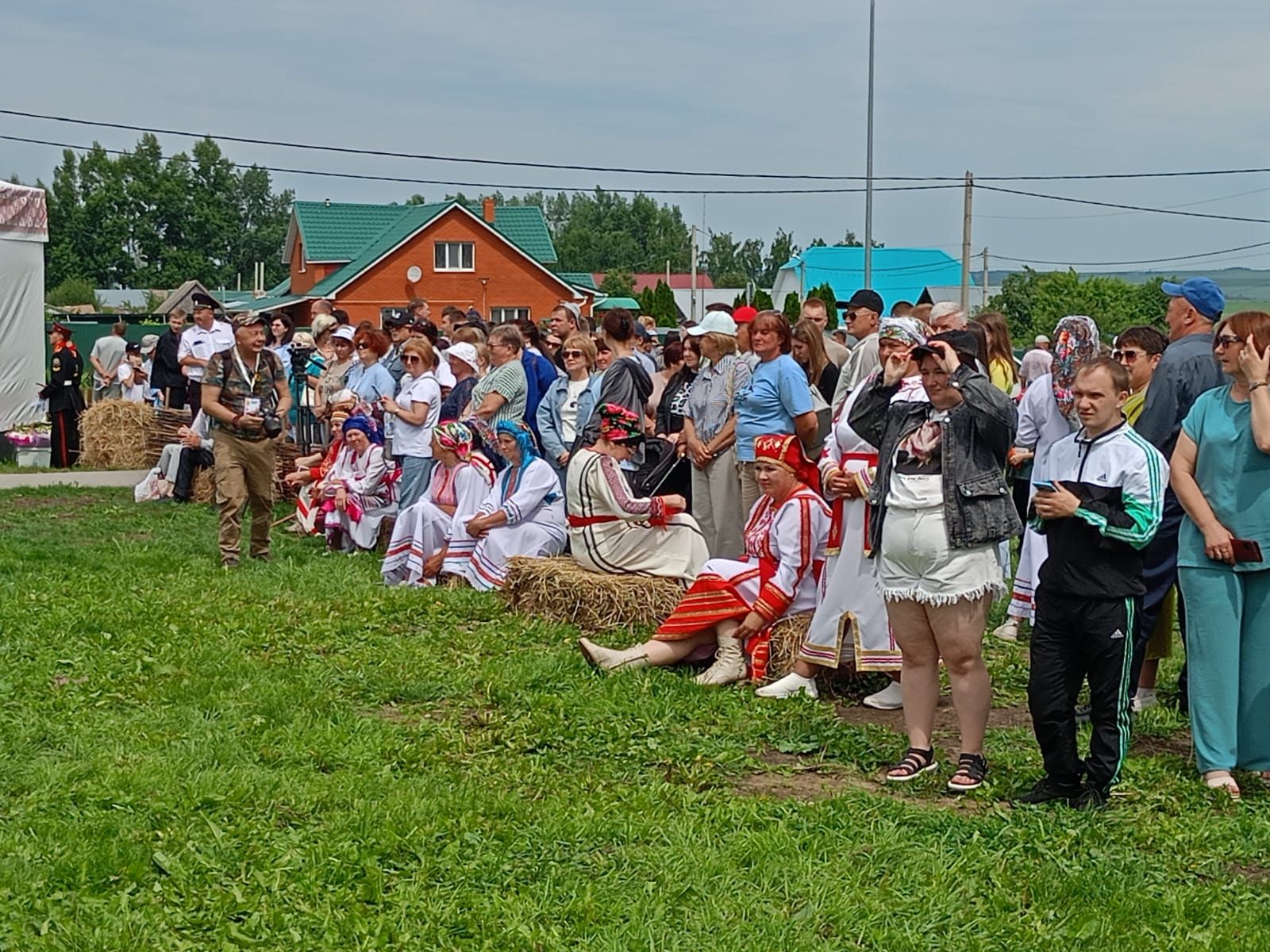 Тысячи гостей из различных регионов страны — Республики Татарстан, Республики Мордовия, Ульяновской области — собрались в Кильдюшево Тетюшского района (фото, видео)