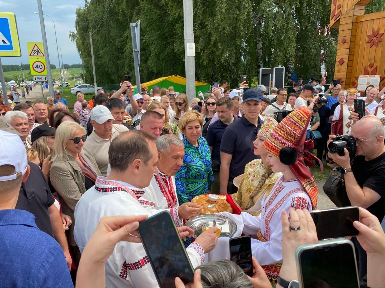 Тысячи гостей из различных регионов страны — Республики Татарстан, Республики Мордовия, Ульяновской области — собрались в Кильдюшево Тетюшского района (фото, видео)