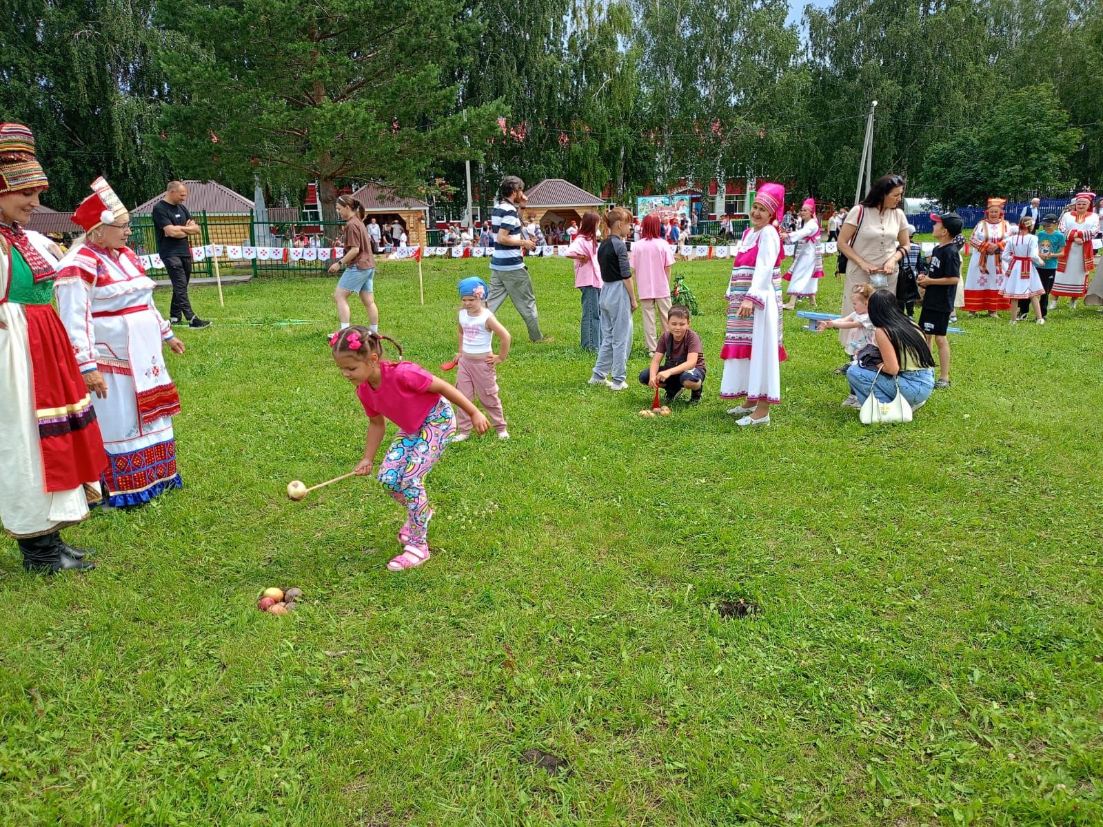 Тысячи гостей из различных регионов страны — Республики Татарстан, Республики Мордовия, Ульяновской области — собрались в Кильдюшево Тетюшского района (фото, видео)
