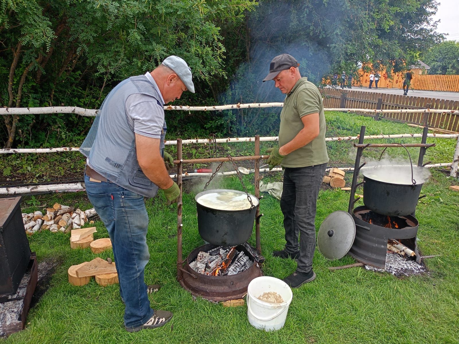 Тысячи гостей из различных регионов страны — Республики Татарстан, Республики Мордовия, Ульяновской области — собрались в Кильдюшево Тетюшского района (фото, видео)