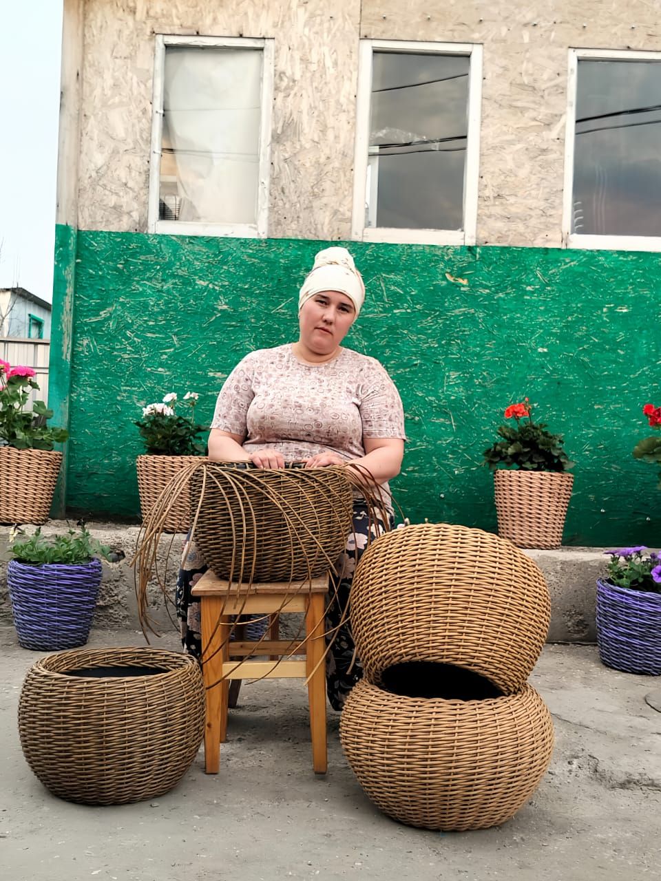 «Артели работа боится»
