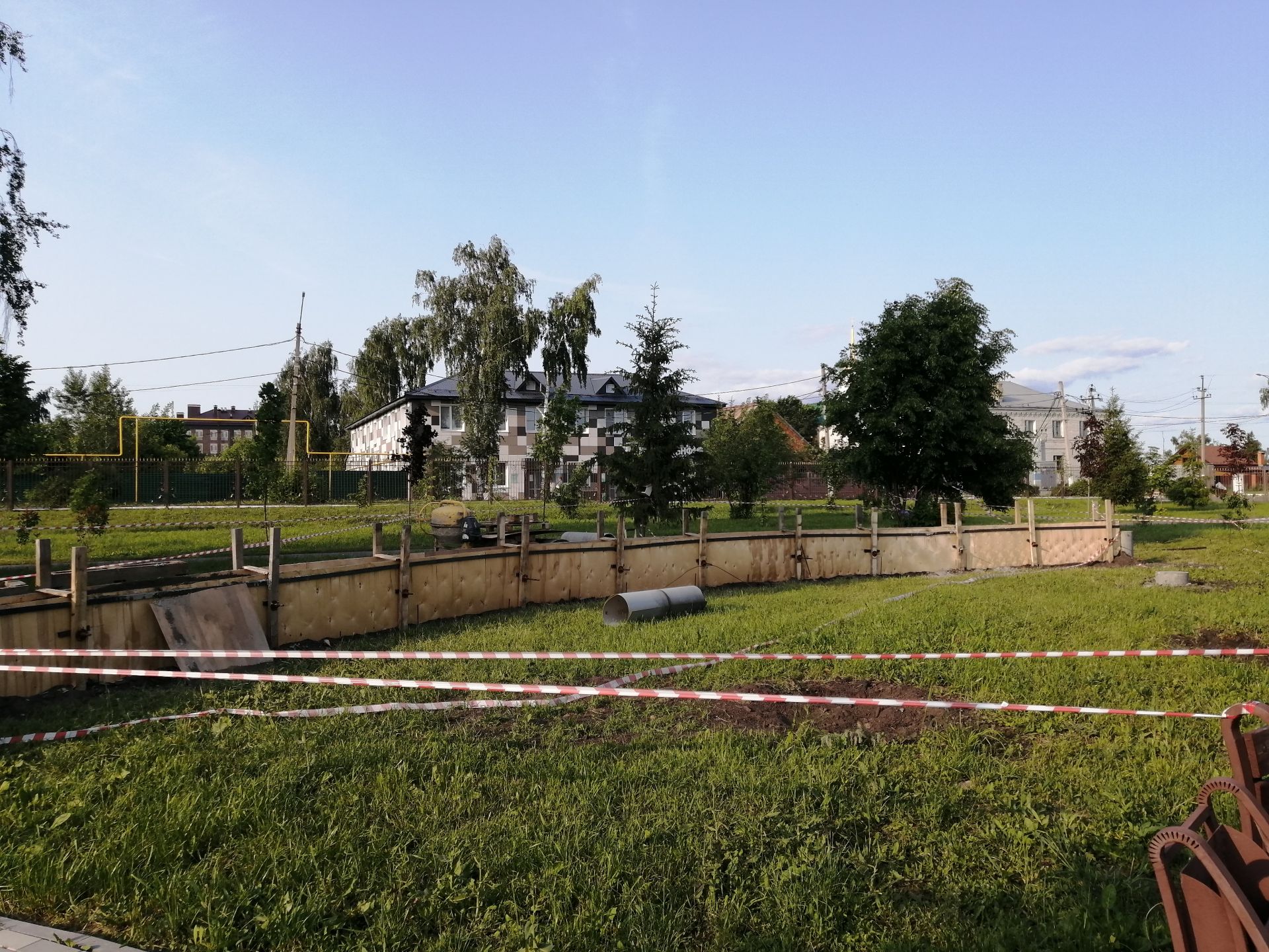 В Центральном парке Буинска начали возводить монумент, посвящённый Баки Урманче (фото)
