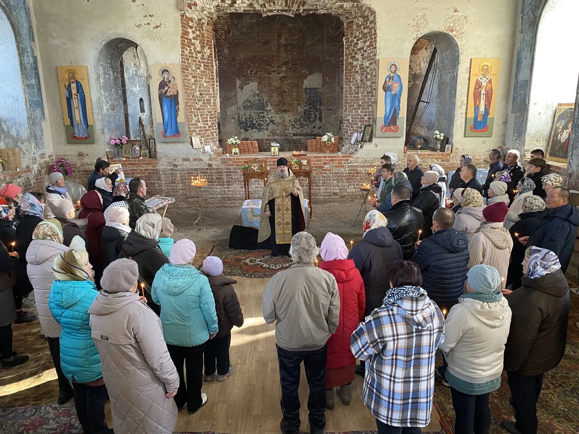 В Буинском районе в селе Старые Бурундуки продолжается восстановление храма.