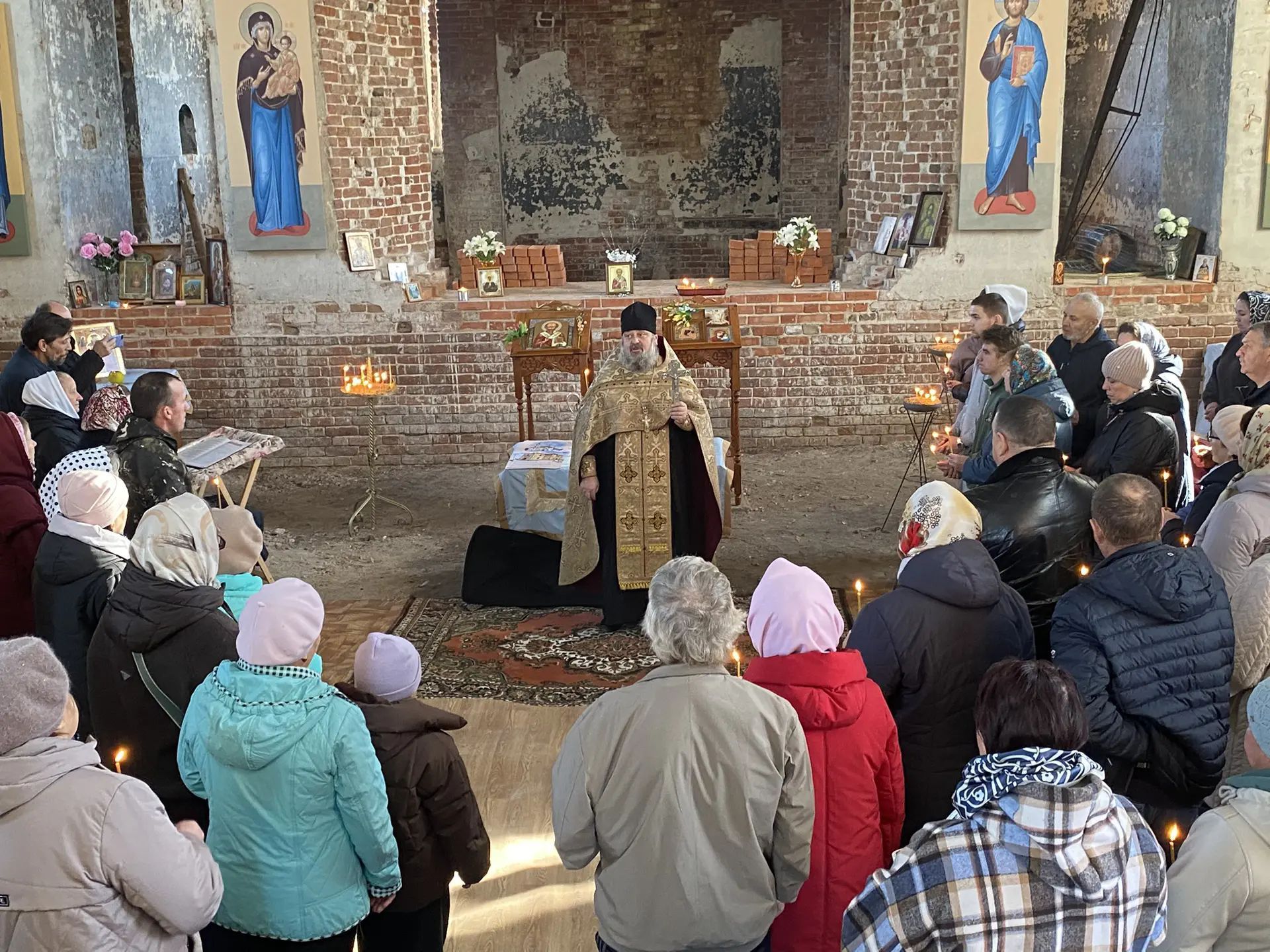 В Буинском районе в селе Старые Бурундуки продолжается восстановление храма.