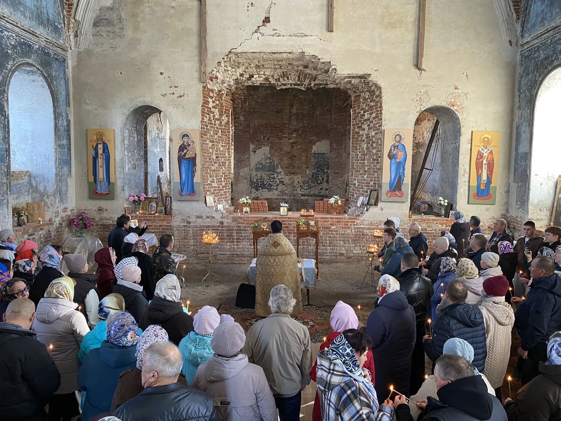 В Буинском районе в селе Старые Бурундуки продолжается восстановление храма.