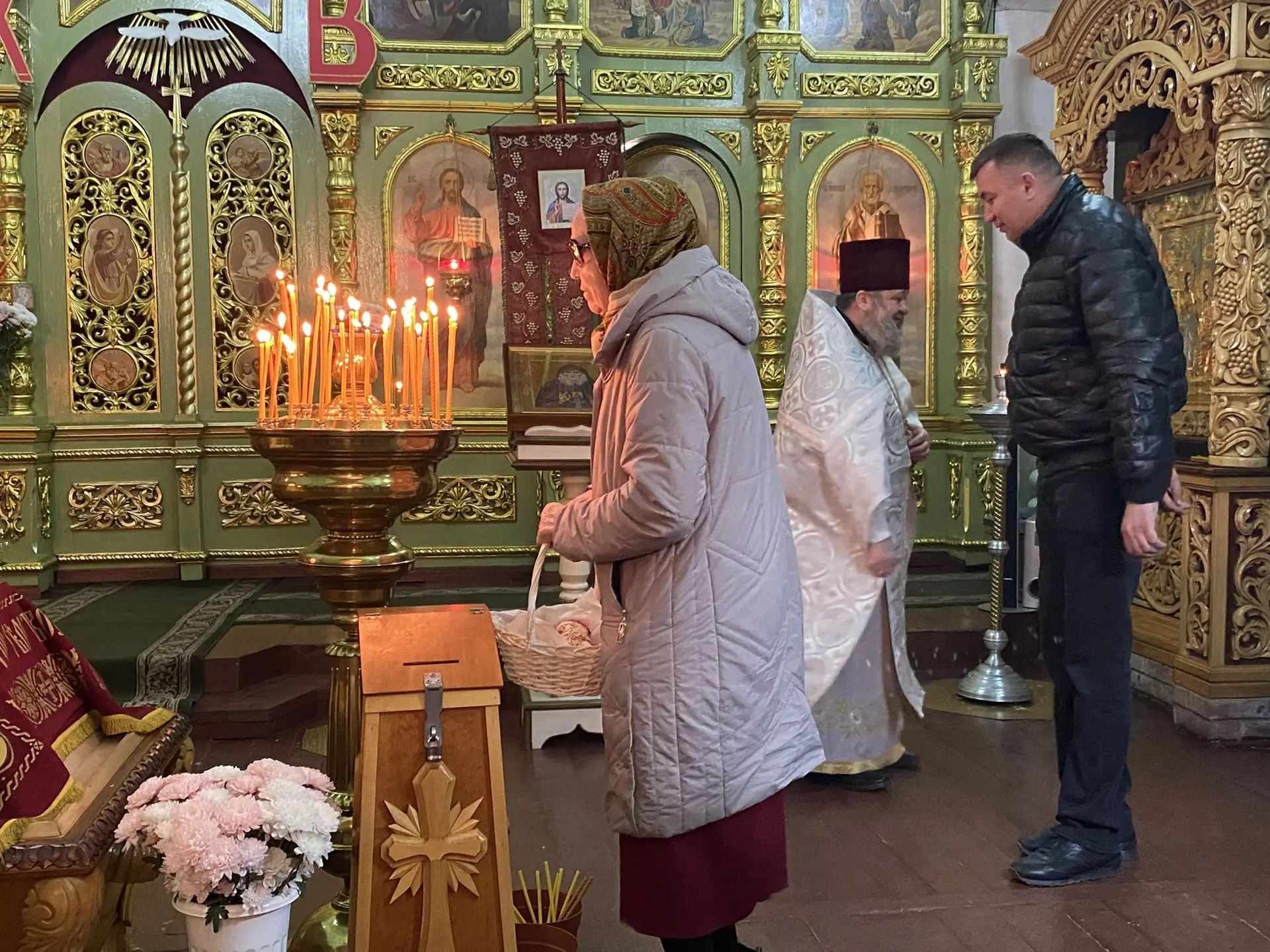 Сегодня в Буинске ночью встретили светлый праздник Пасхи.