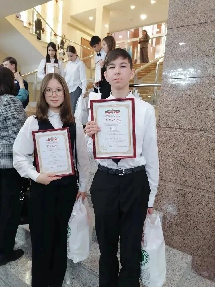 Учащиеся Буинского района — в числе лучших на республиканском Парламентском уроке в Госсовете Татарстана