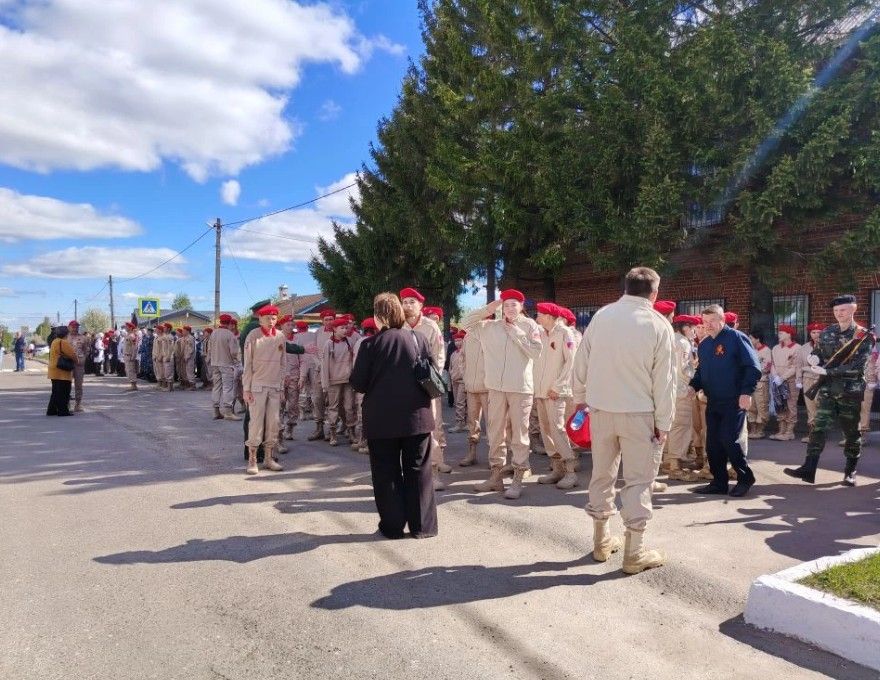 Каждый год подготовка к параду Победы начинается у стен Буинского военкомата (+фото).
