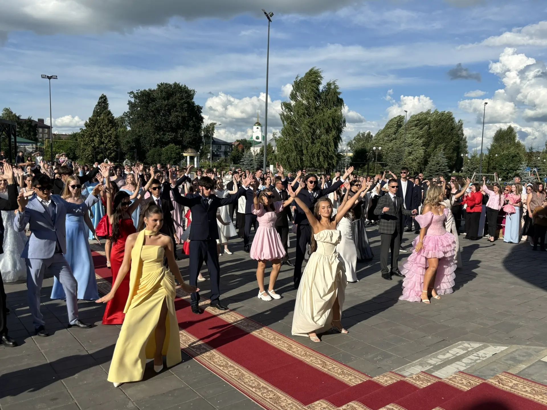 Выпускные вечера в Буинском районе: 141 аттестат, 33 медалиста (фоторепортаж)