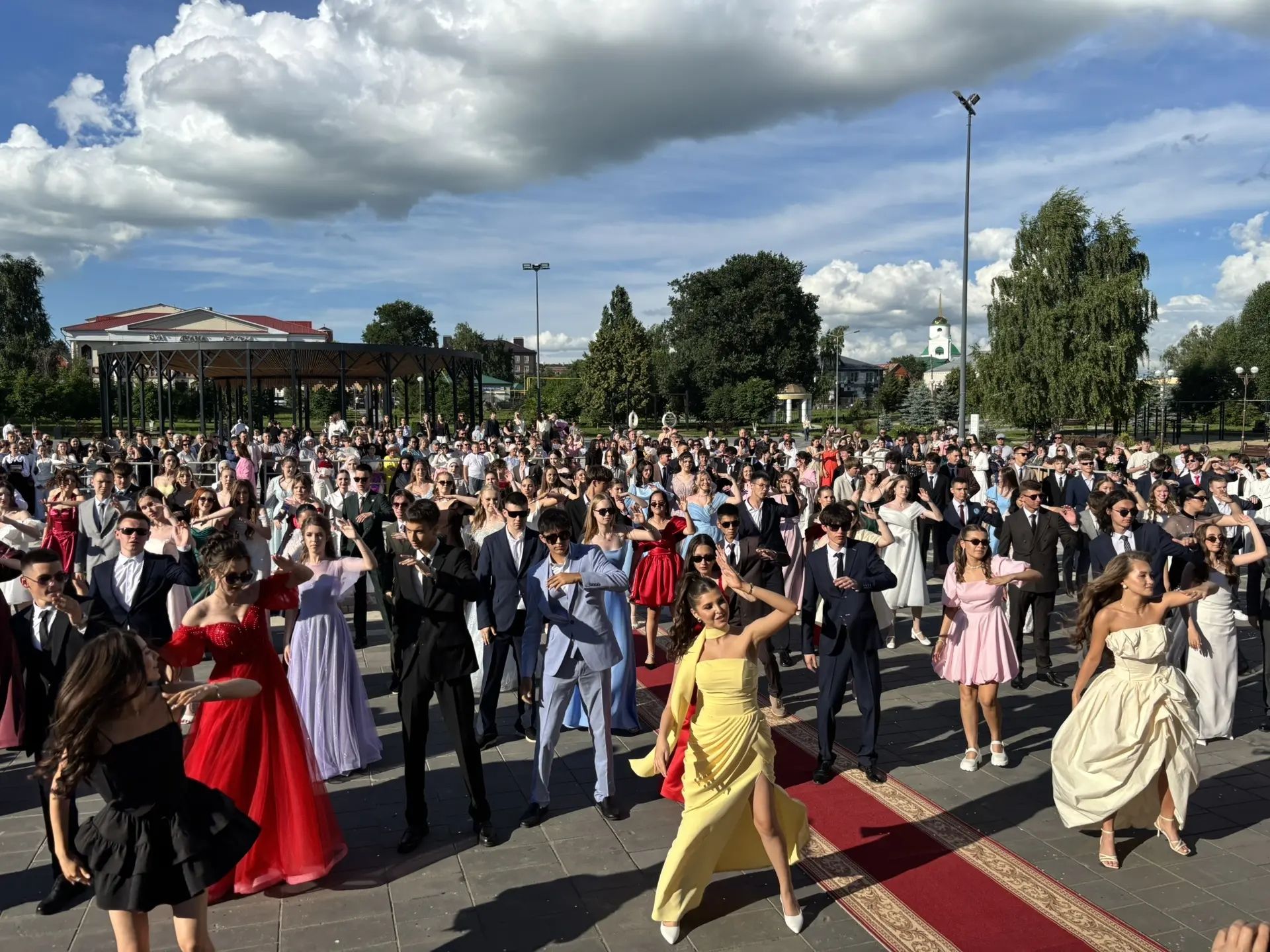 Выпускные вечера в Буинском районе: 141 аттестат, 33 медалиста (фоторепортаж)