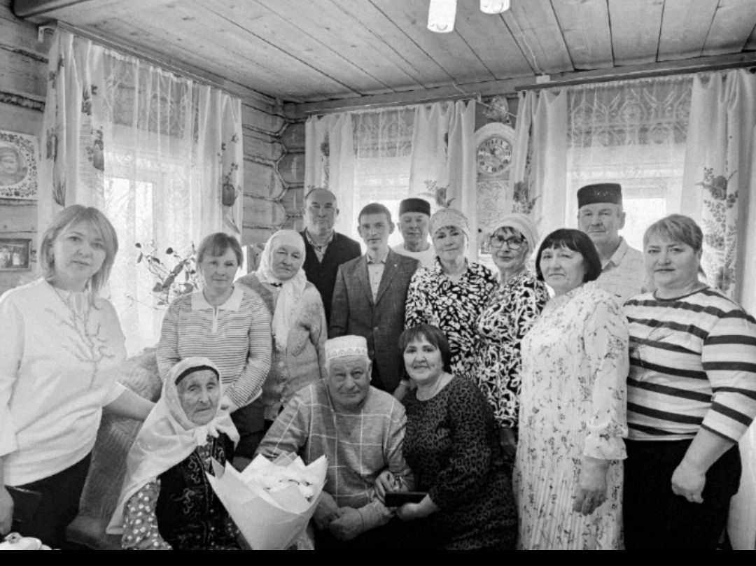 В Буинском районе ушла из жизни одна из старейших жительниц — Сания Шарафетдинова. Всего год назад она со сцены обращалась с добрыми пожеланиями ко всем жителям района.