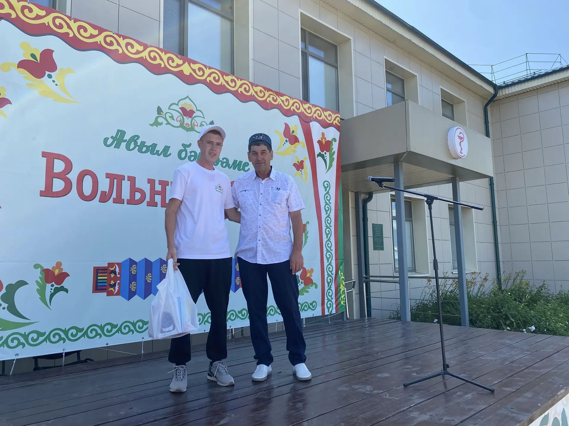 Буа районы авылларында Сабантуе бәйрәмнәре уза. Вольнистан авылы көнендә авылдашларда гореф-гадәтләр җылысы һәм очрашу шатлыгы иде