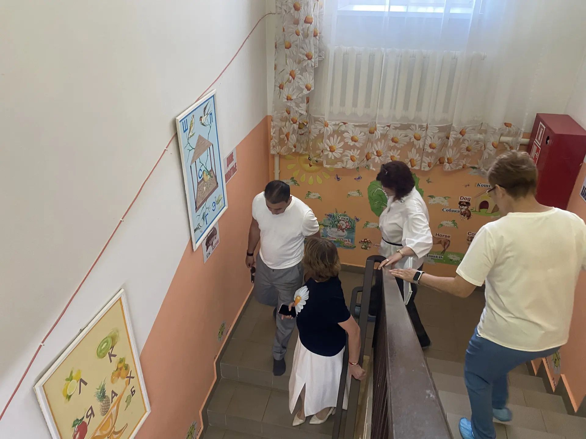 Сады, утопающие в цветах, классы, готовые к учебному году. Руководство Буинского района проверило готовность образовательных учреждений к новому учебному году