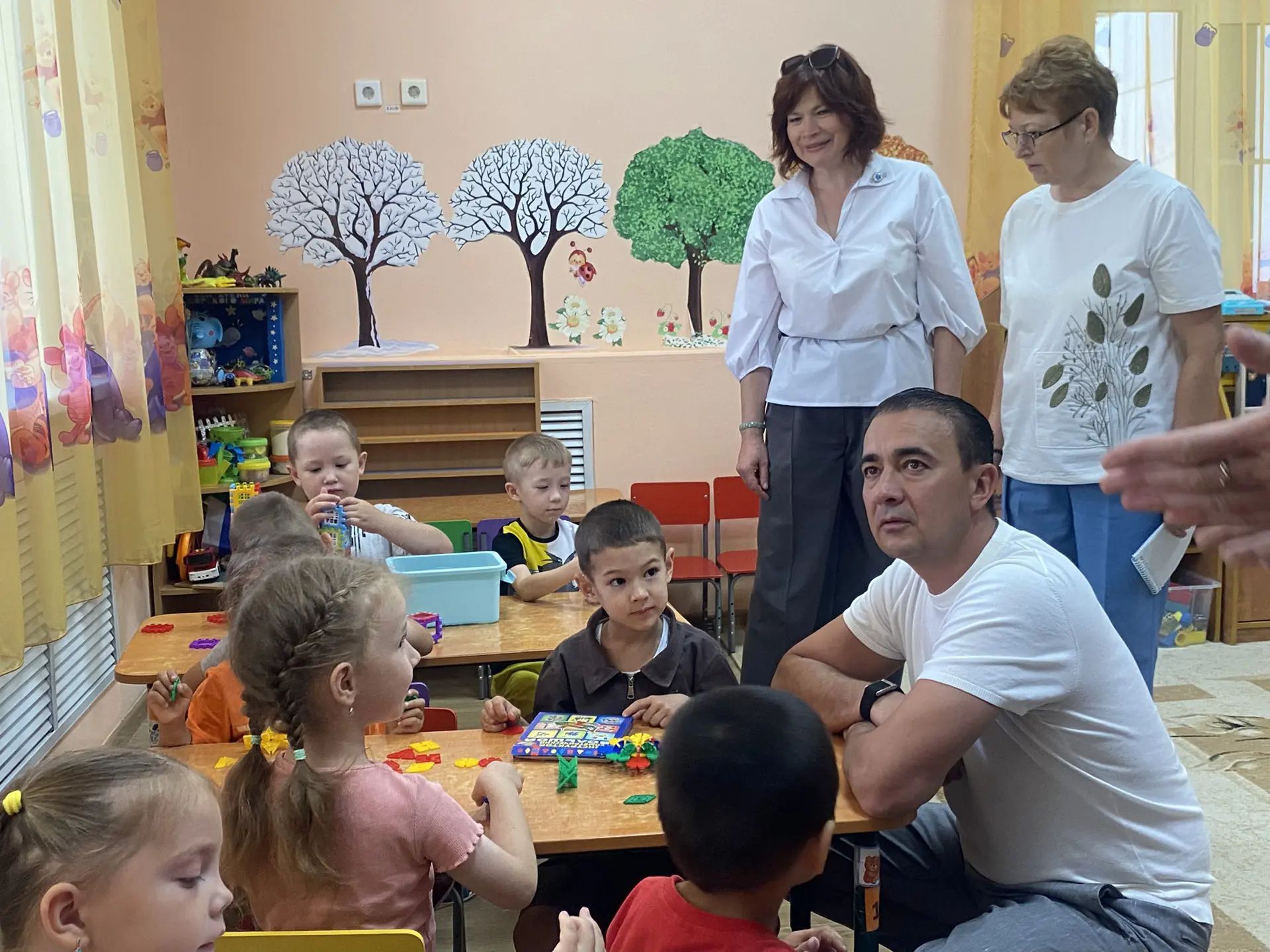 Сады, утопающие в цветах, классы, готовые к учебному году. Руководство Буинского района проверило готовность образовательных учреждений к новому учебному году
