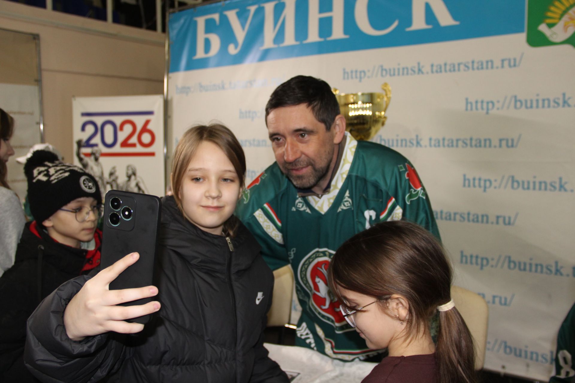 Буага хоккей "йолдызлары" килде
