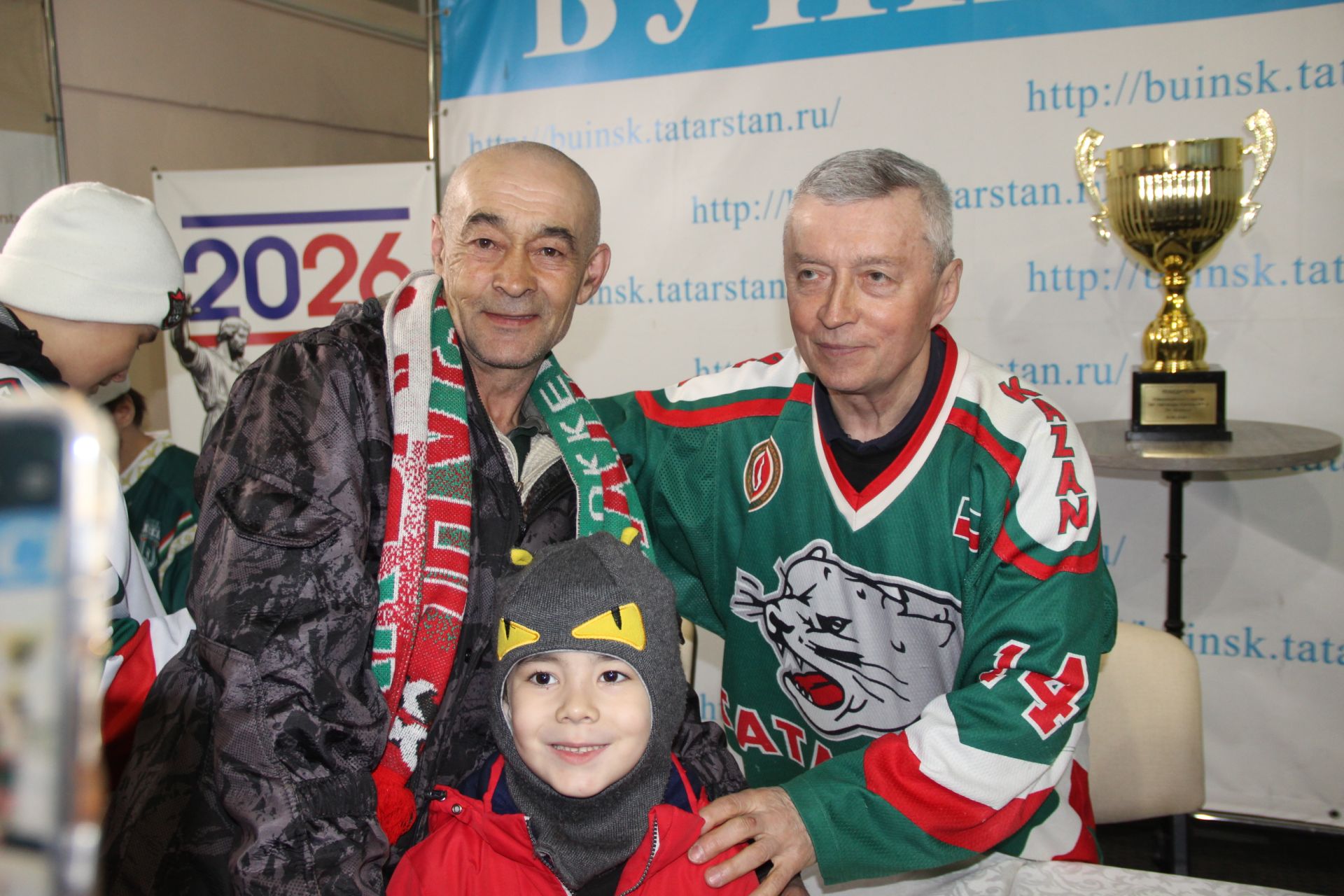 Буага хоккей "йолдызлары" килде