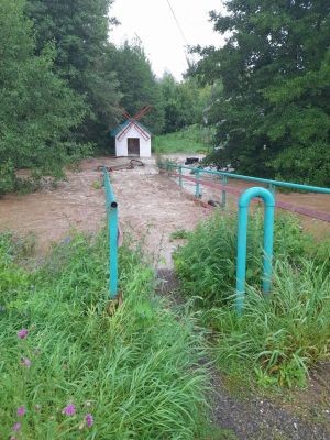Вчера в Буинском районе во время сильного ливня затопило  мост