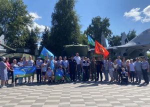 Слава голубым беретам: Буинск с размахом отметил День ВДВ
