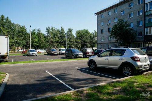 В программу «Наш двор» предложили включить бесплатные парковки для участников СВО