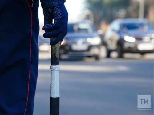 Автоинспекторы массово проверяют водителей такси в Татарстане