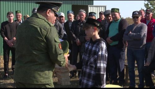 В Буинске передали сыну личные вещи погибшего на СВО