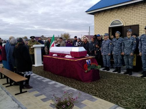 Погибший Николай Безруков стал первым, кого отпевали  в часовне, возведению которой он помог лично