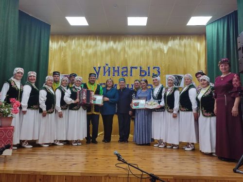 Татарский фольклорный коллектив «Голжамал» на «Уйнагыз, гармуннар!»