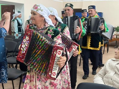 Татарский фольклорный коллектив «Голжамал» на «Уйнагыз, гармуннар!»