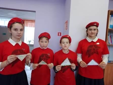 Буалы укучылар, студентлар, сөйгән кызлар кулы белән язылган “өчпочмаклар” СВОда катнашучылар өчен бик кадерле