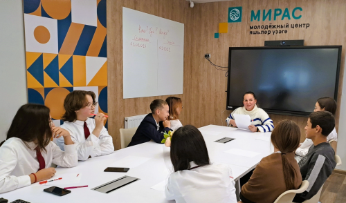 В молодежном центре «Мирас» прошла интеллектуальная игра «Что? Где? Когда?»