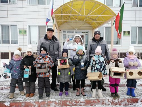 В Буинском районе провели акцию «Покормите птиц зимой»