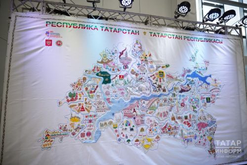 Вышитая карта и поделки мастеров: в Казань Экспо подводят итоги года национальных культур