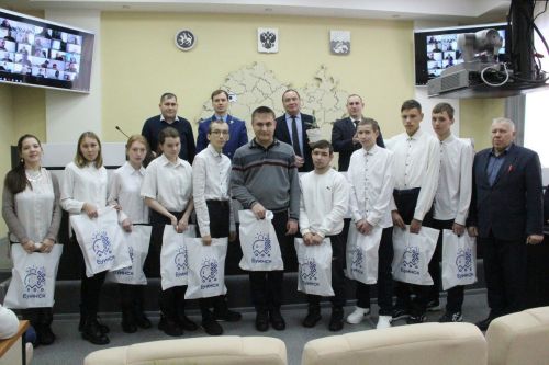 Студенты группы «Мастер садово-паркового и ландшафтного строительства» порадовали участников еженедельного субботнего совещания