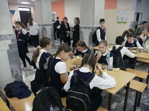 В Буинске родители контролируют питание школьников (фото)
