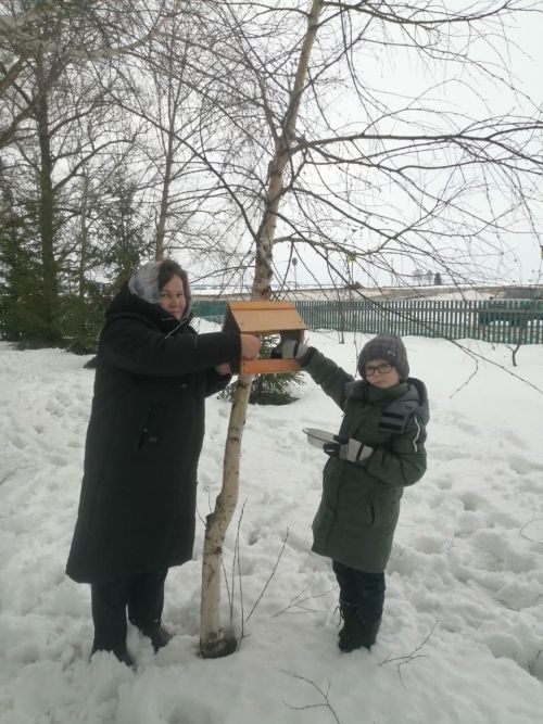 Специалисты Государственного природного заказника «Зея буйлары» были приглашены на экологическое мероприятие по установке кормушек в МБОУ»Протоповская СОШ»