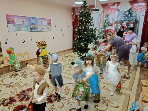 Глава Буинского муниципального района участвовал  в новогоднем утреннике