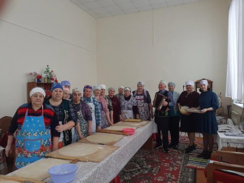 Жительницы села Энтуганы приготовили лапшу для бойцов СВО