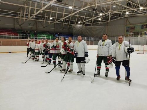 Сегодня в Буинске матчем  по хоккею почтили память Линара Валиуллина его воспитанники и земляки (фоторепортаж)