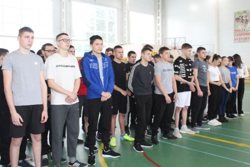 Студенты техникума отраслевых технологий Дрожжановского района выполняют нормативы ГТО