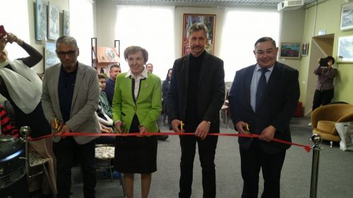 Сегодня в Буинске открылась выставка художественных работ земляка-художника Ильнура Бакирова