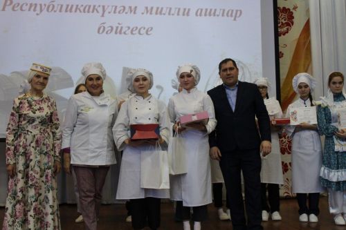 Наша землячка Резида Хусаинова оценила в Буинске блюда, приготовленные молодыми мастерами