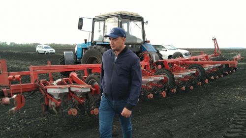 Глава района Ранис Камартдинов знакомится с ходом полевых работ (+фото)