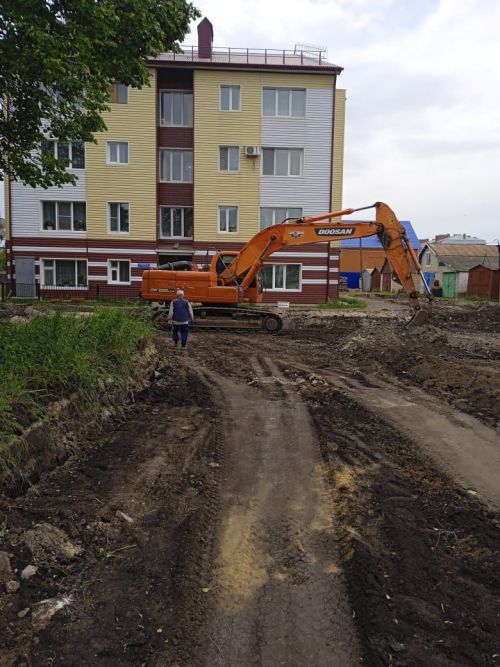 Приступили к ремонту двора дома номер 7 по улице К. Зиятдинова в городе  Буинске (+фото)