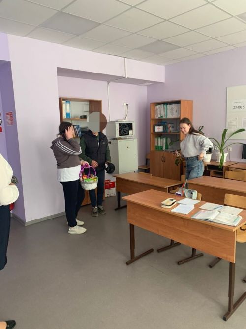 Участник СВО из Буинского района разыскал и встретился с ученицей, которая написала письмо и в подарок отправила браслет (+фото)