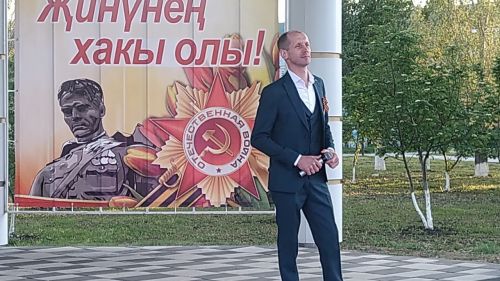 В Центральном парке  Буинска идет праздничный концерт