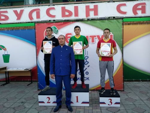 Кто стал абсолютны батыром Сабантуя в Буинске?