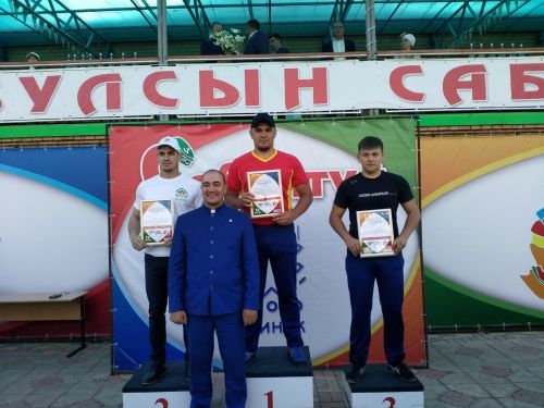 Кто стал абсолютны батыром Сабантуя в Буинске?